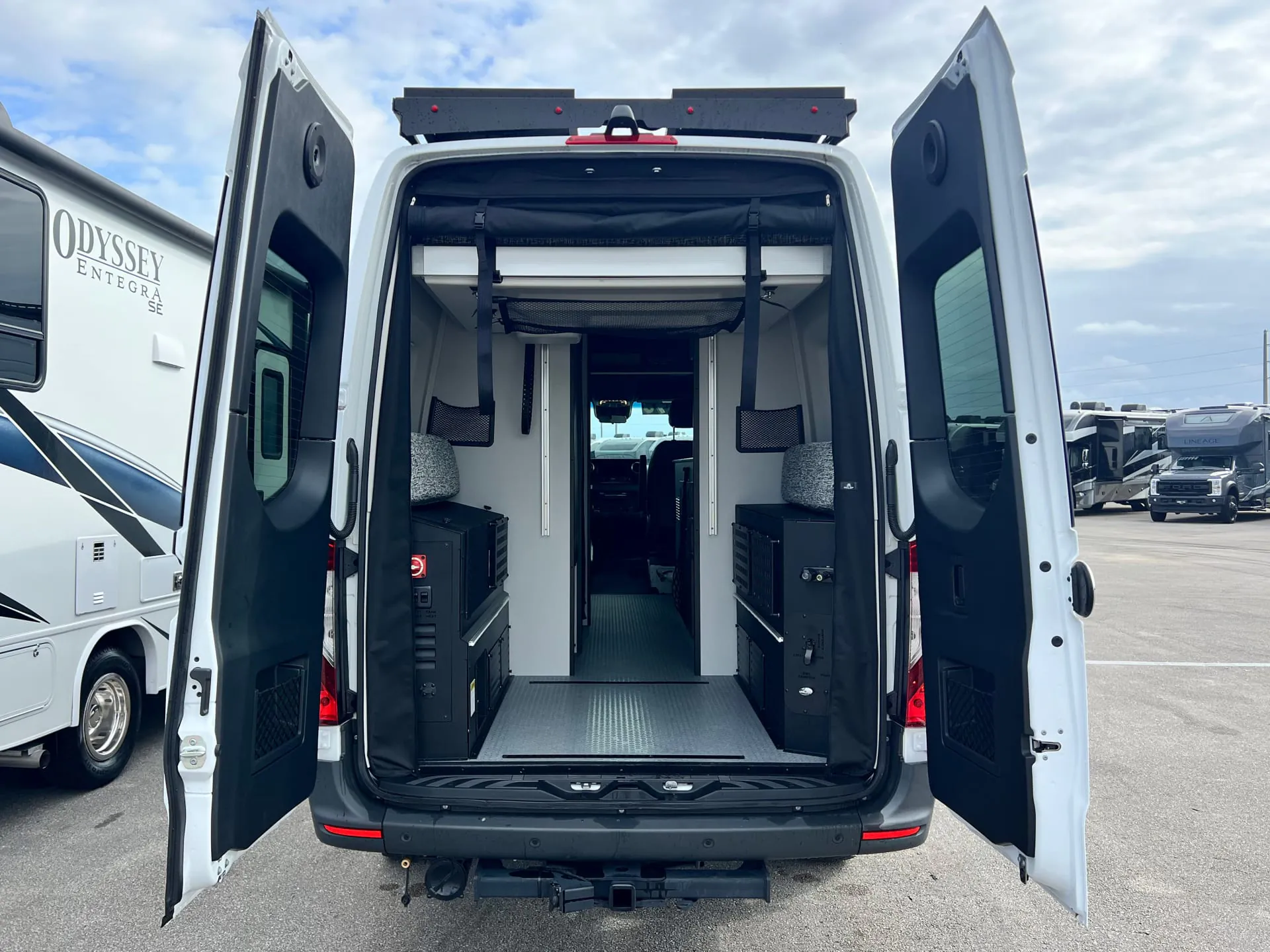 2026 Tiffin GH2 22BV - Photo 3