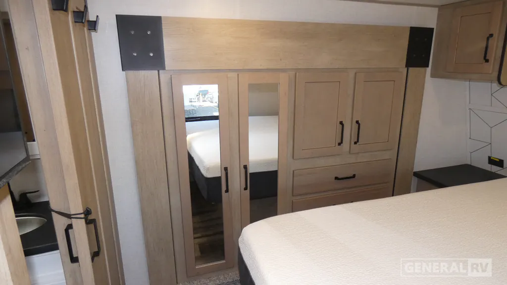 2023 Keystone Raptor 362, Photos photo 10