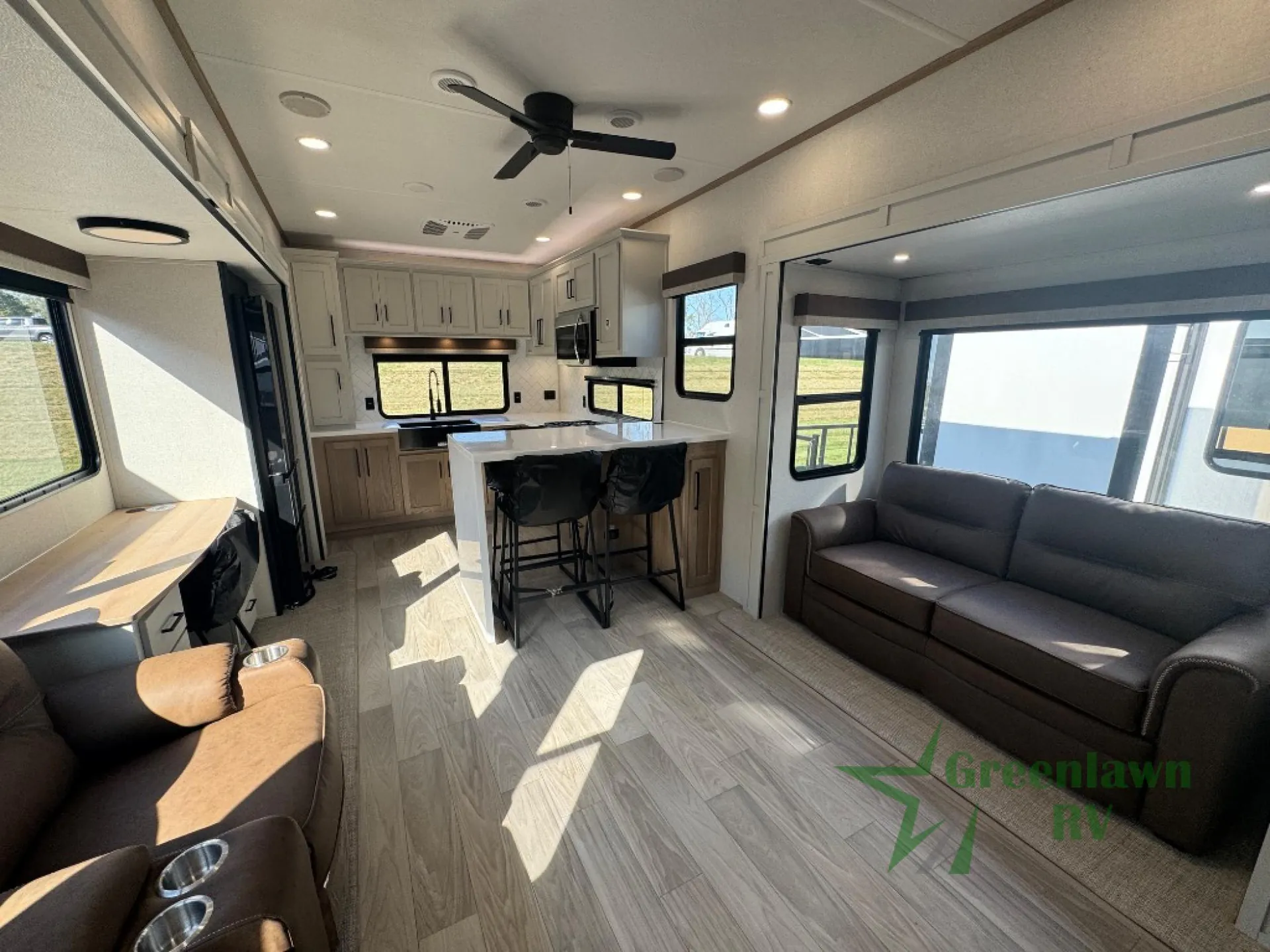 2026 Forest River Sandpiper 3800RK — Photo 7