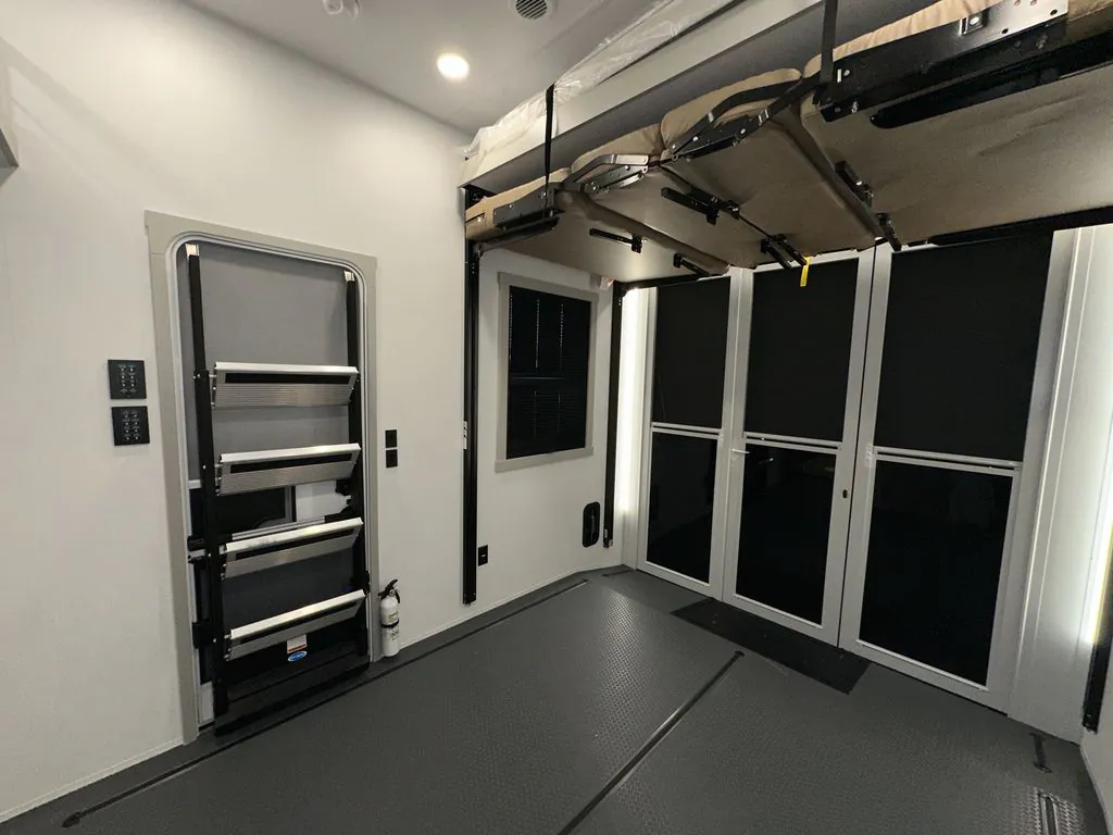 2026 Brinkley Model G 3970, Photos photo 14