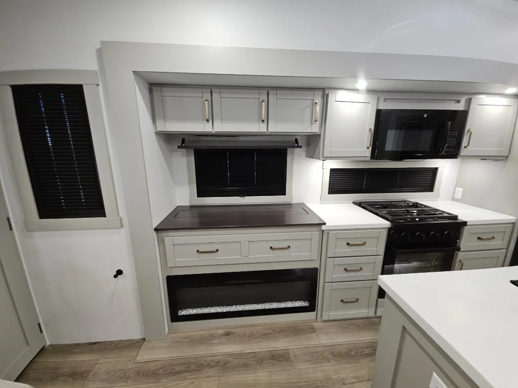 2026 Brinkley Model Z 3515, Kitchen photo 7