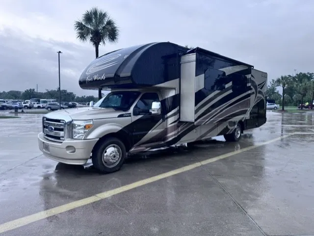 2015 Thor Motor Coach FOURWINDS 35SK - Photo 2