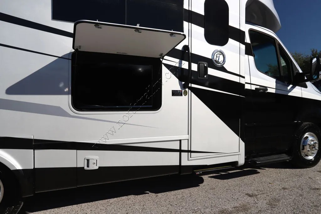 2026 Tiffin Wayfarer 25 XLW, Photos photo 21