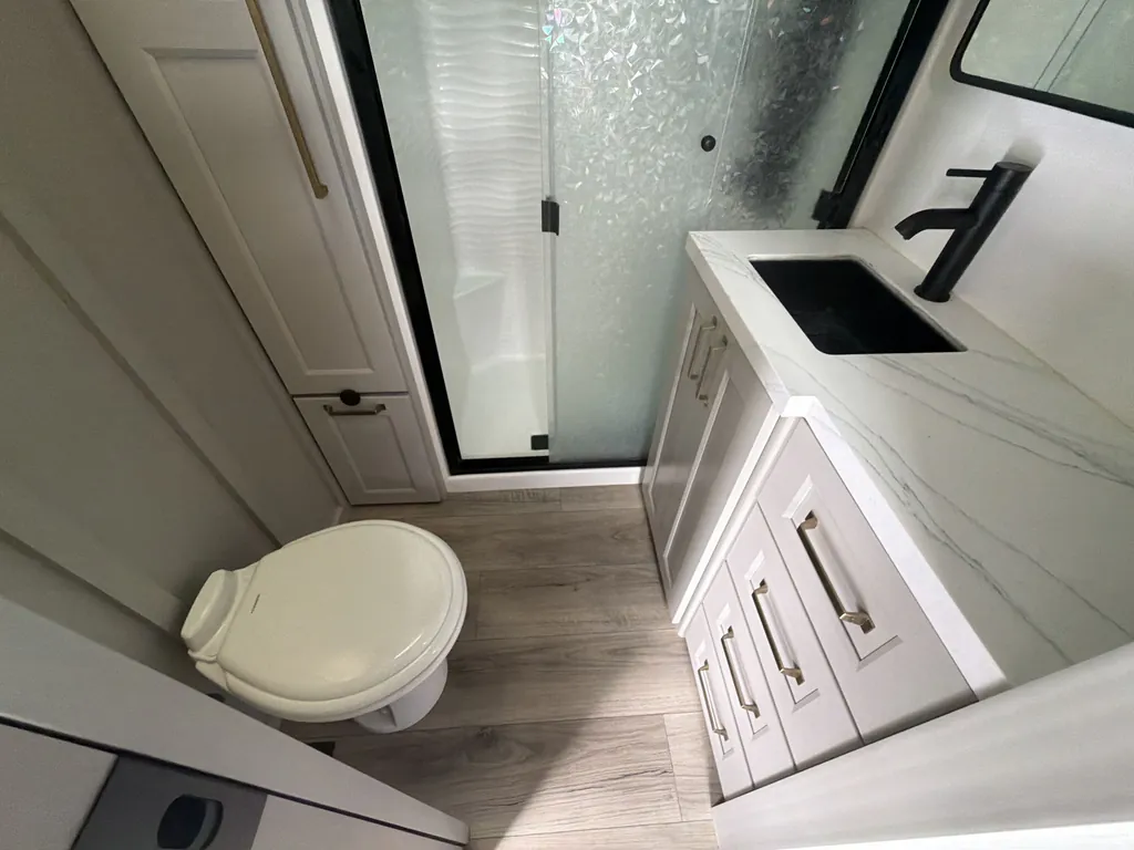 2025 Brinkley Model G 3950, Photos photo 17