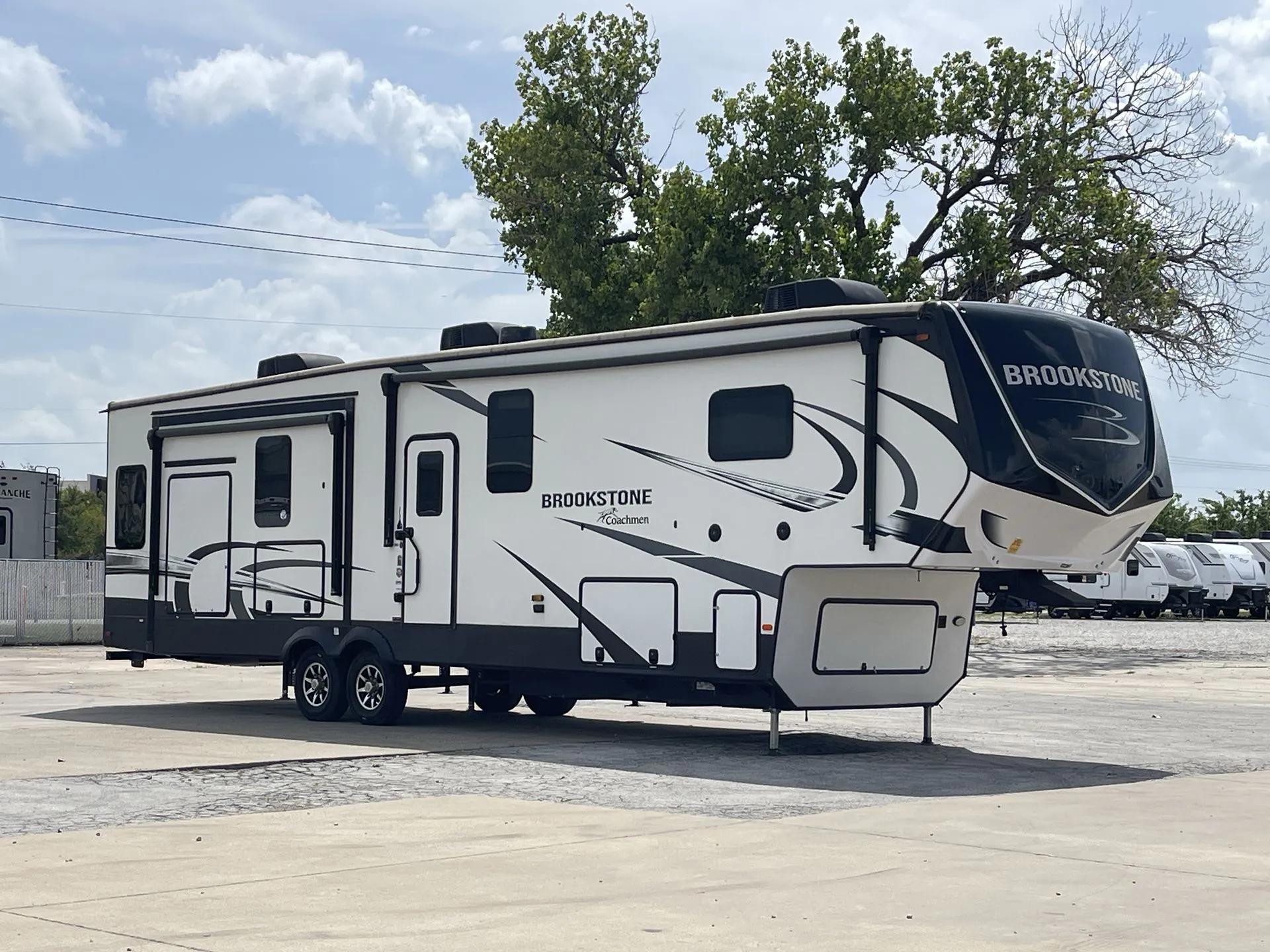 2023 Coachmen Brookstone 352RLD - Photo 2