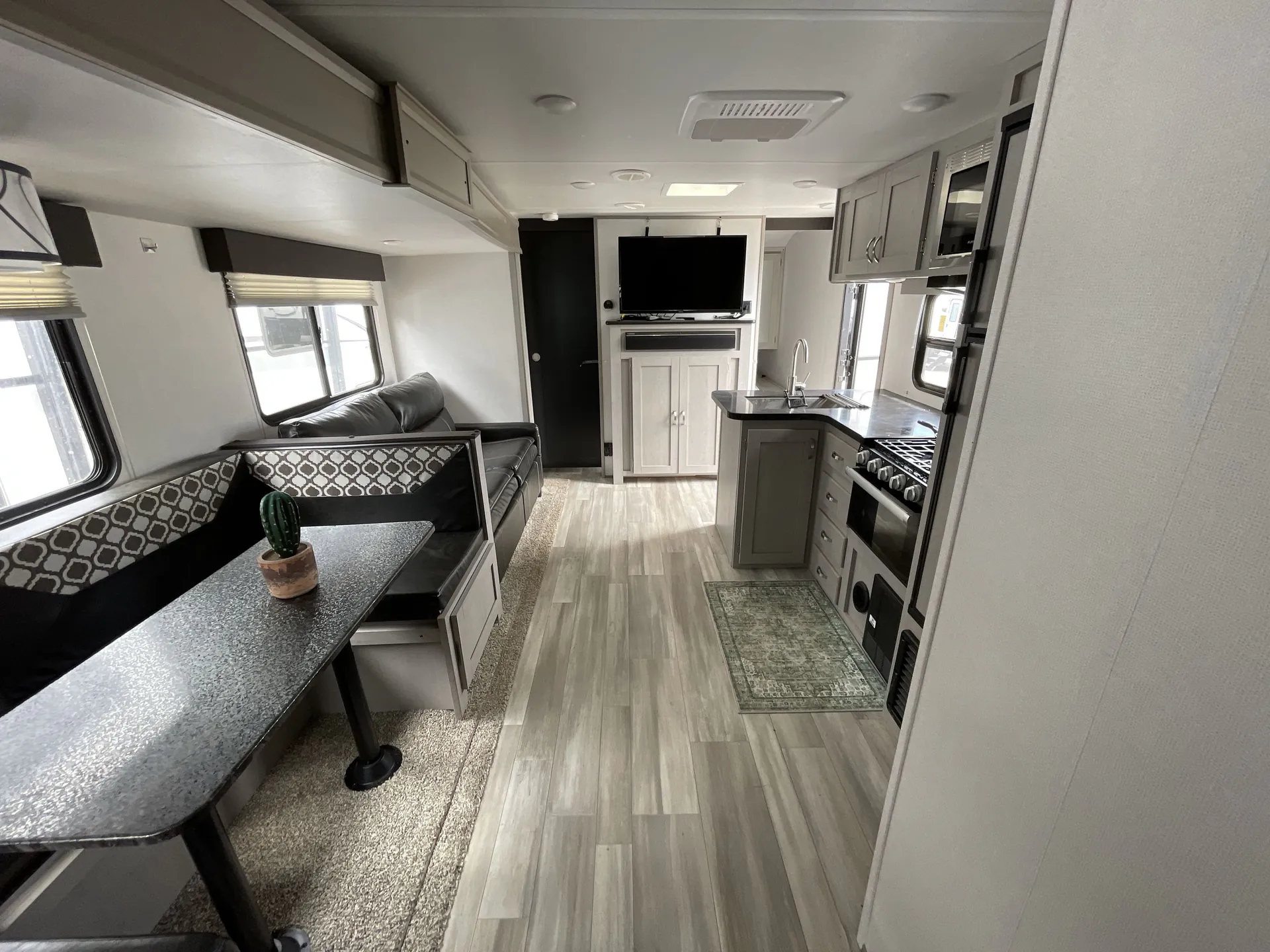 2021 Prime Time Tracer 31BHD — living area main