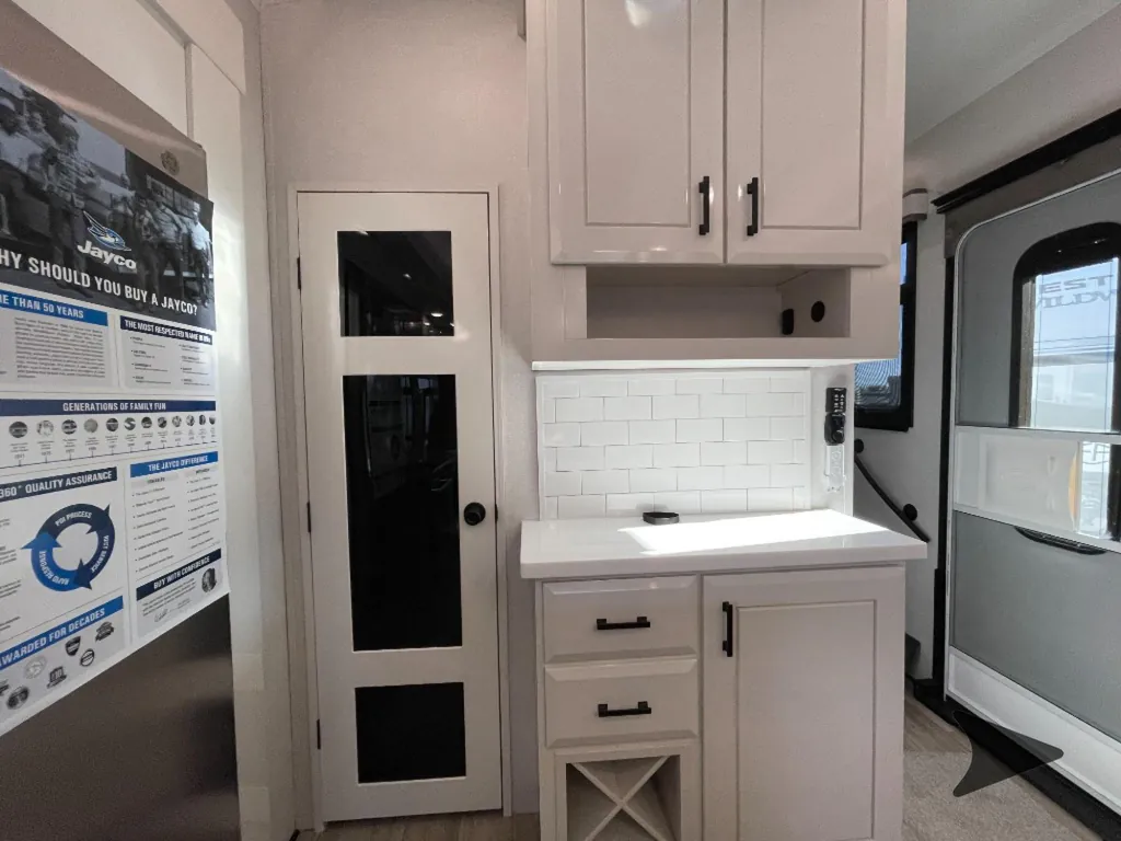 2027 Jayco Pinnacle 32RLTS, Photos photo 31