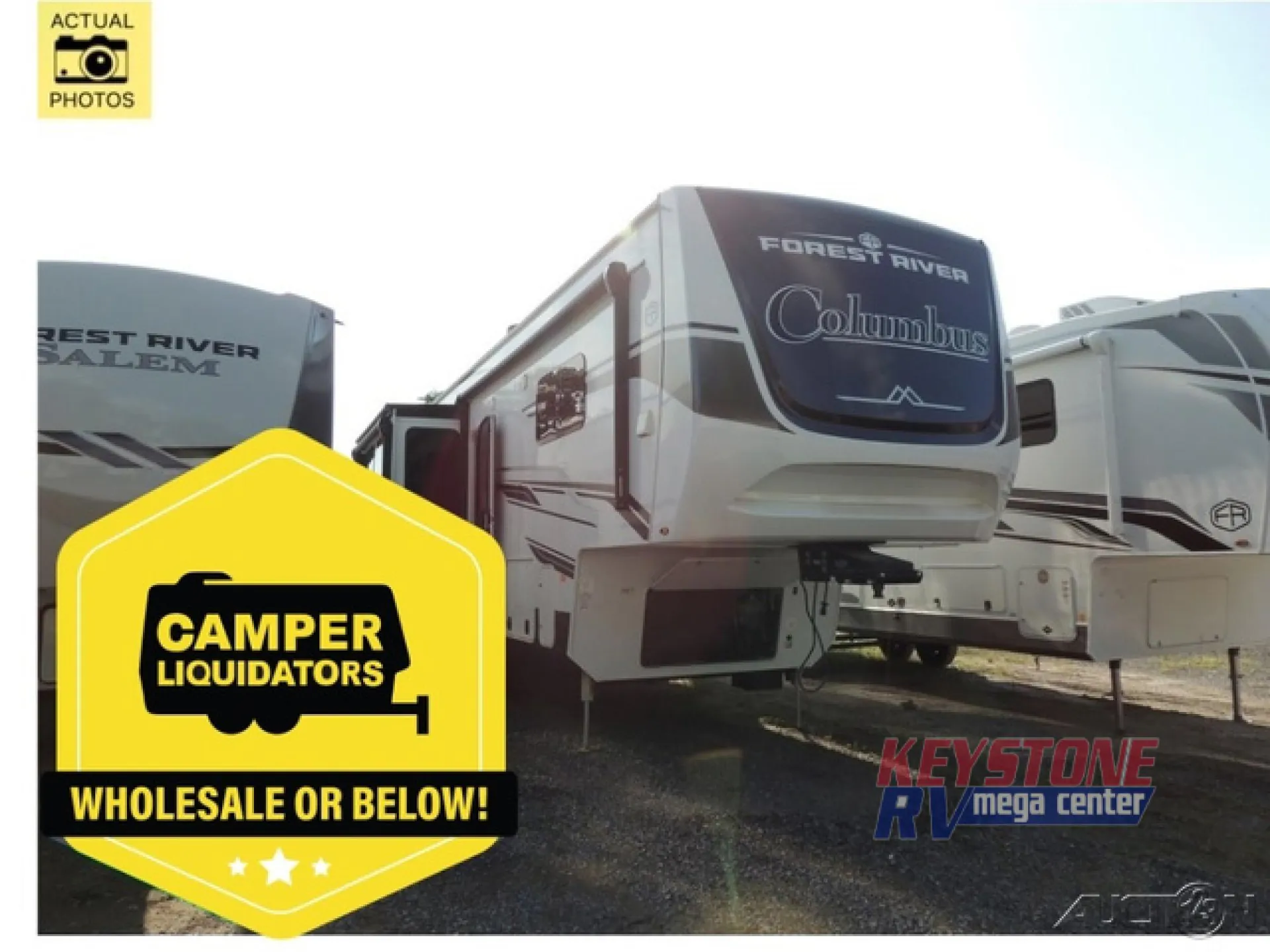 2025 Palomino Columbus 376DS - Photo 2