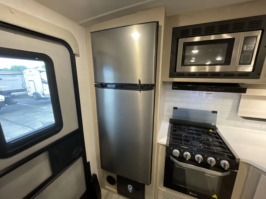 2023 Forest River Rockwood Ultra Lite 2614BS, Photos photo 8