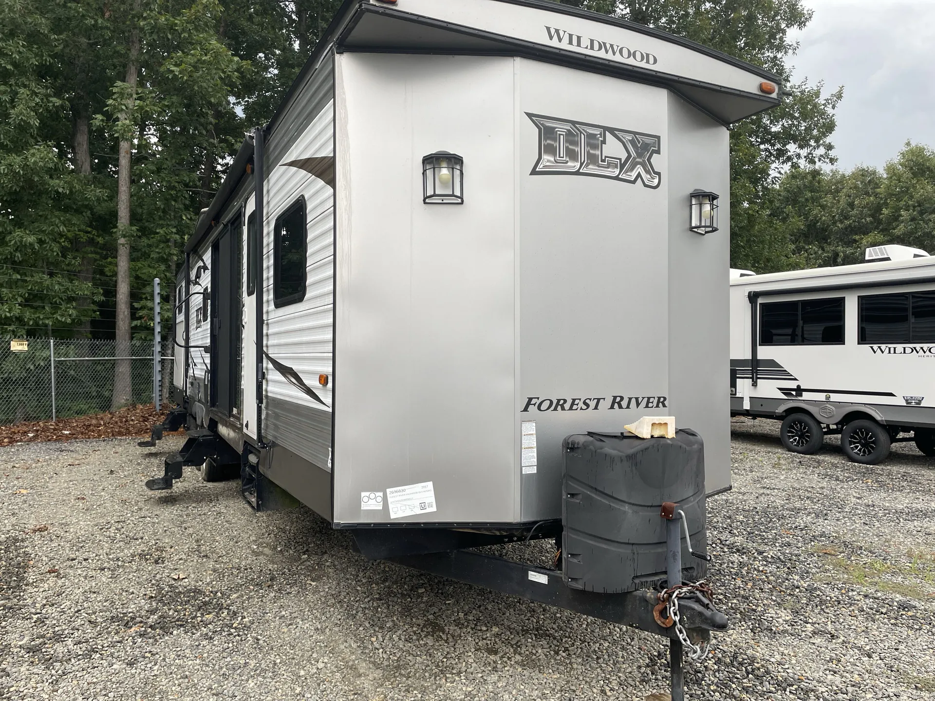 2017 Forest River Wildwood DLX 402QBQ - Photo 2