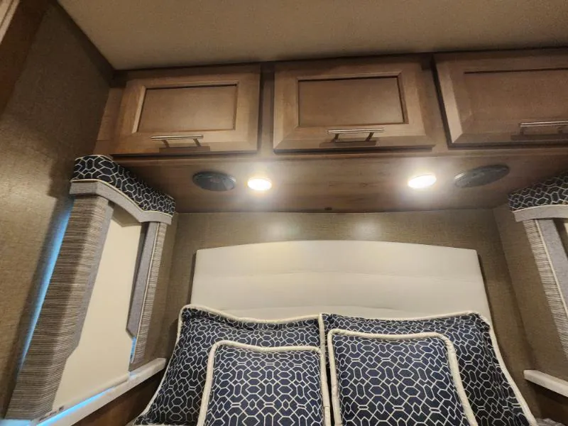 2022 Thor Motor Coach Magnitude Super C XG32, Photos photo 33