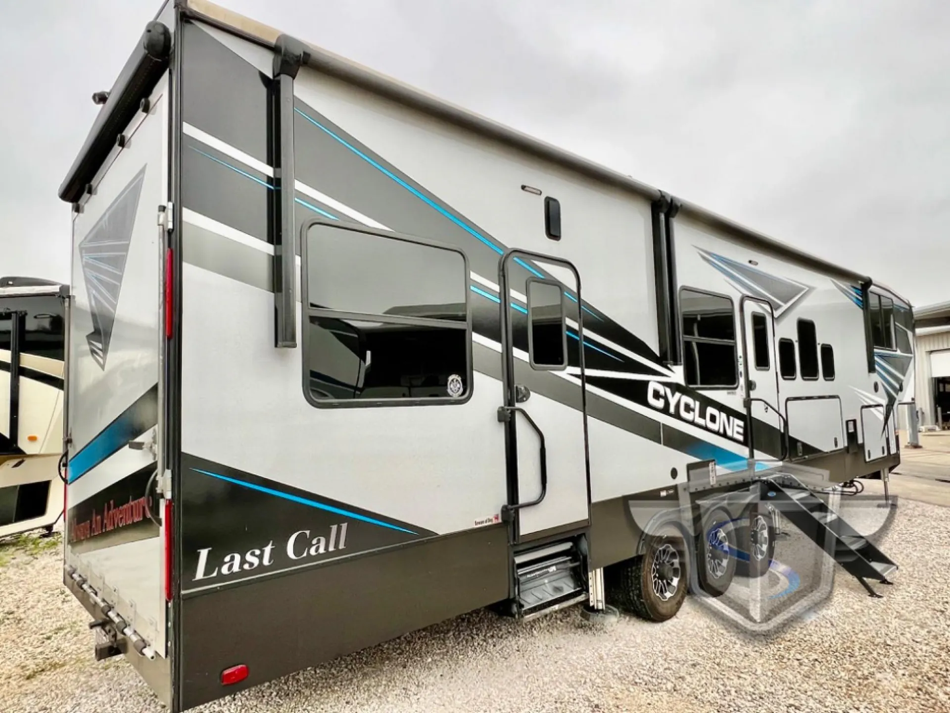 2021 Heartland Cyclone CY 4007 - Photo 4