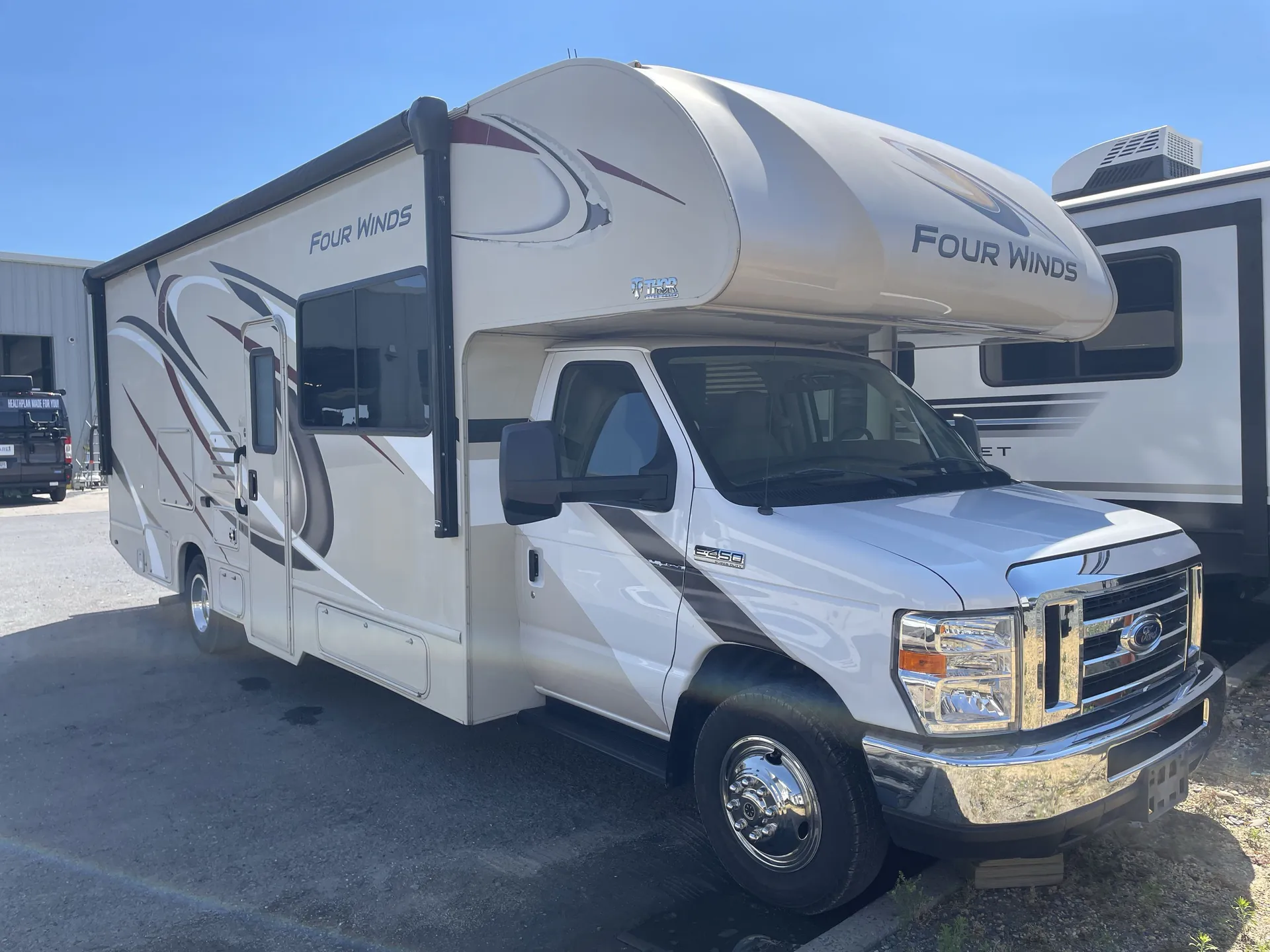 2019 Thor Motor Coach Four Winds 27R - Photo 2