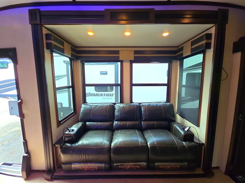 2019 Jayco Seismic Luxury Series 3512, Photos photo 4