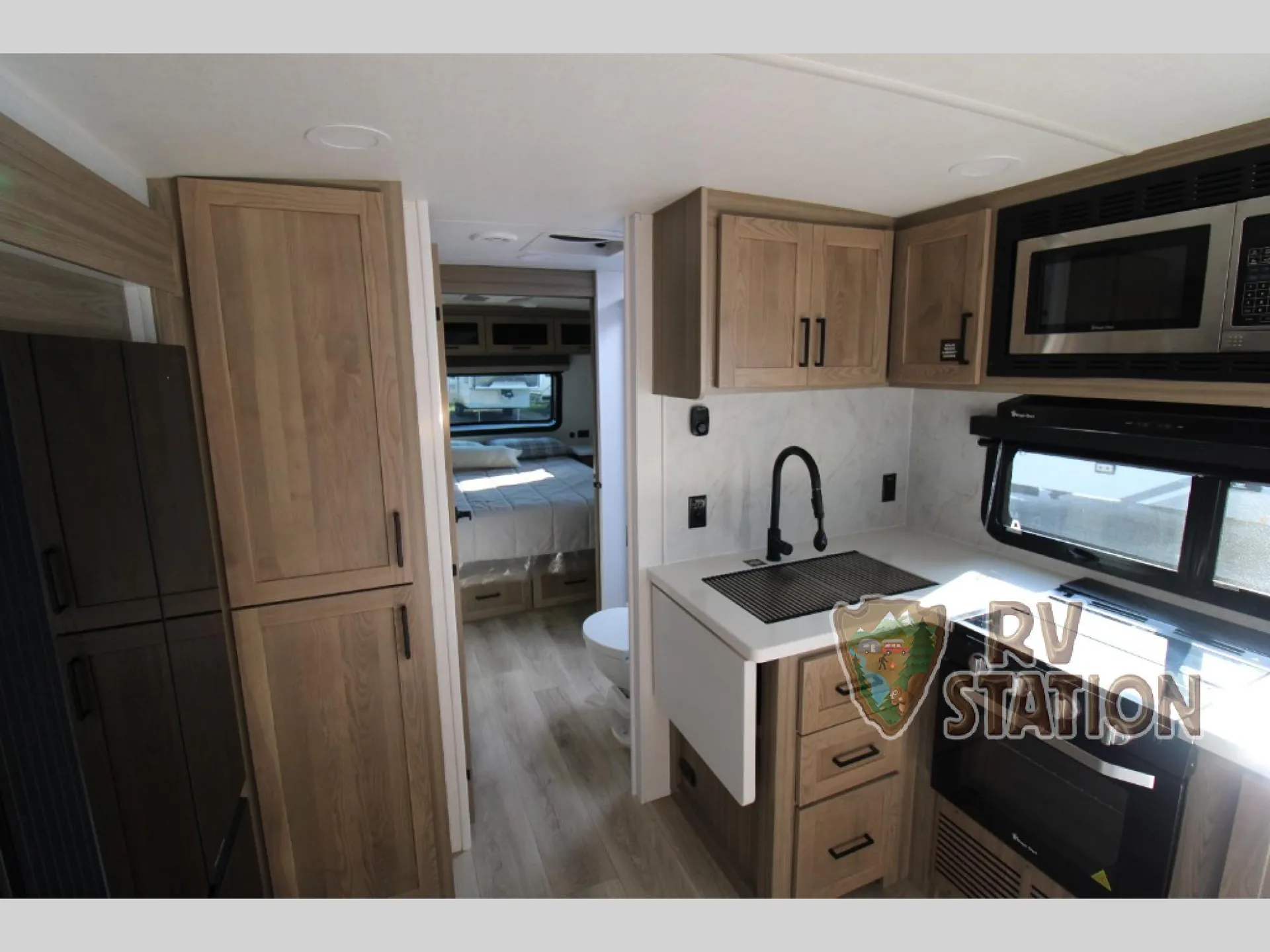 2027 Forest River Rockwood Ultra Lite 2618RD — Photo 5