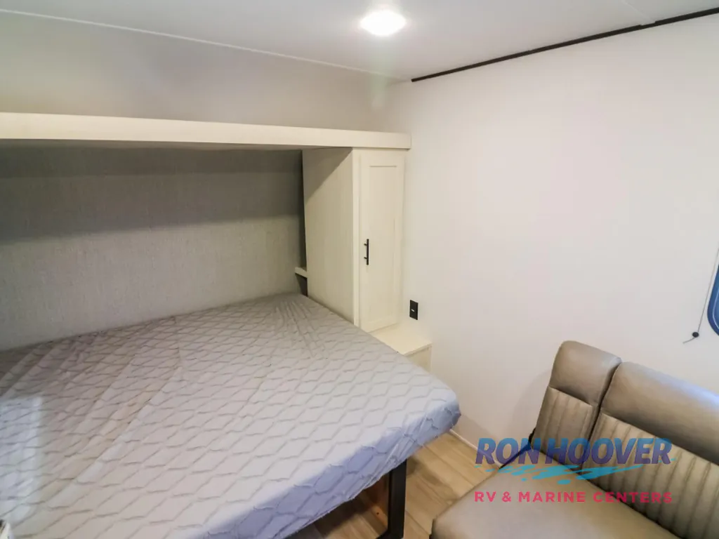 2027 Shasta Compact 17DB, Photos photo 13