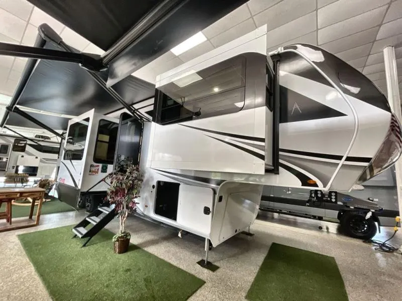 2026 Grand Design Solitude 380FL - Photo 2