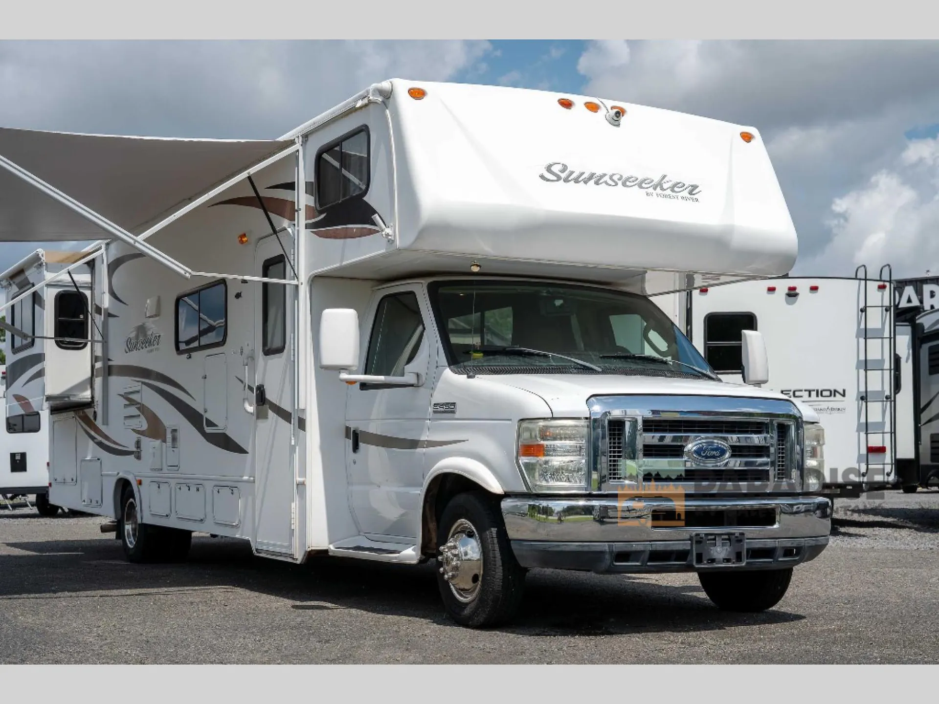 2012 Forest River Sunseeker 3010DS - Photo 2