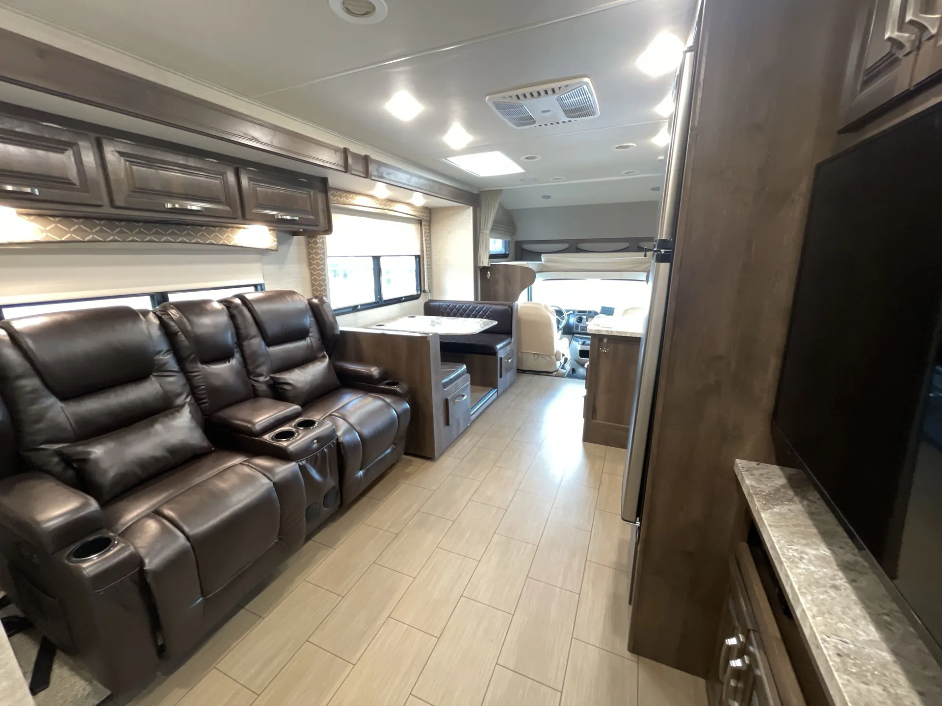 2019 Jayco Greyhawk 30Z — living area main