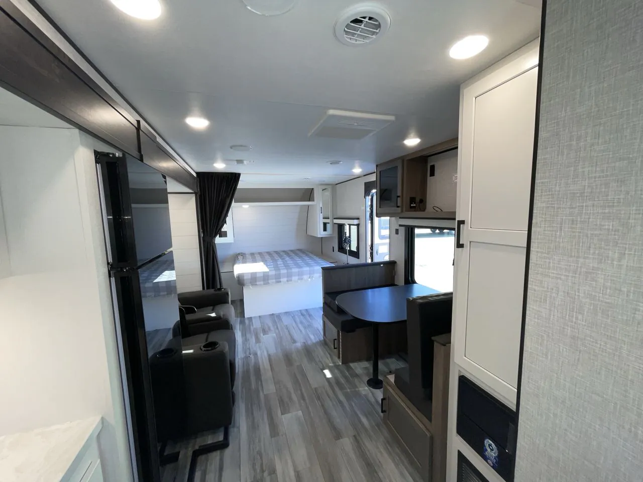 2024 Jayco Jay Flight 225MLS - Photo 4