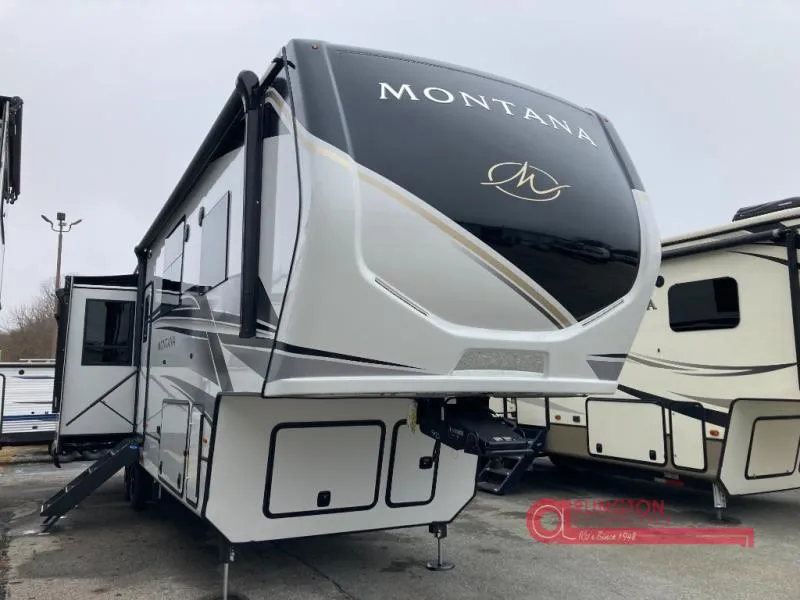 2025 Keystone Montana 3231CK - Photo 2