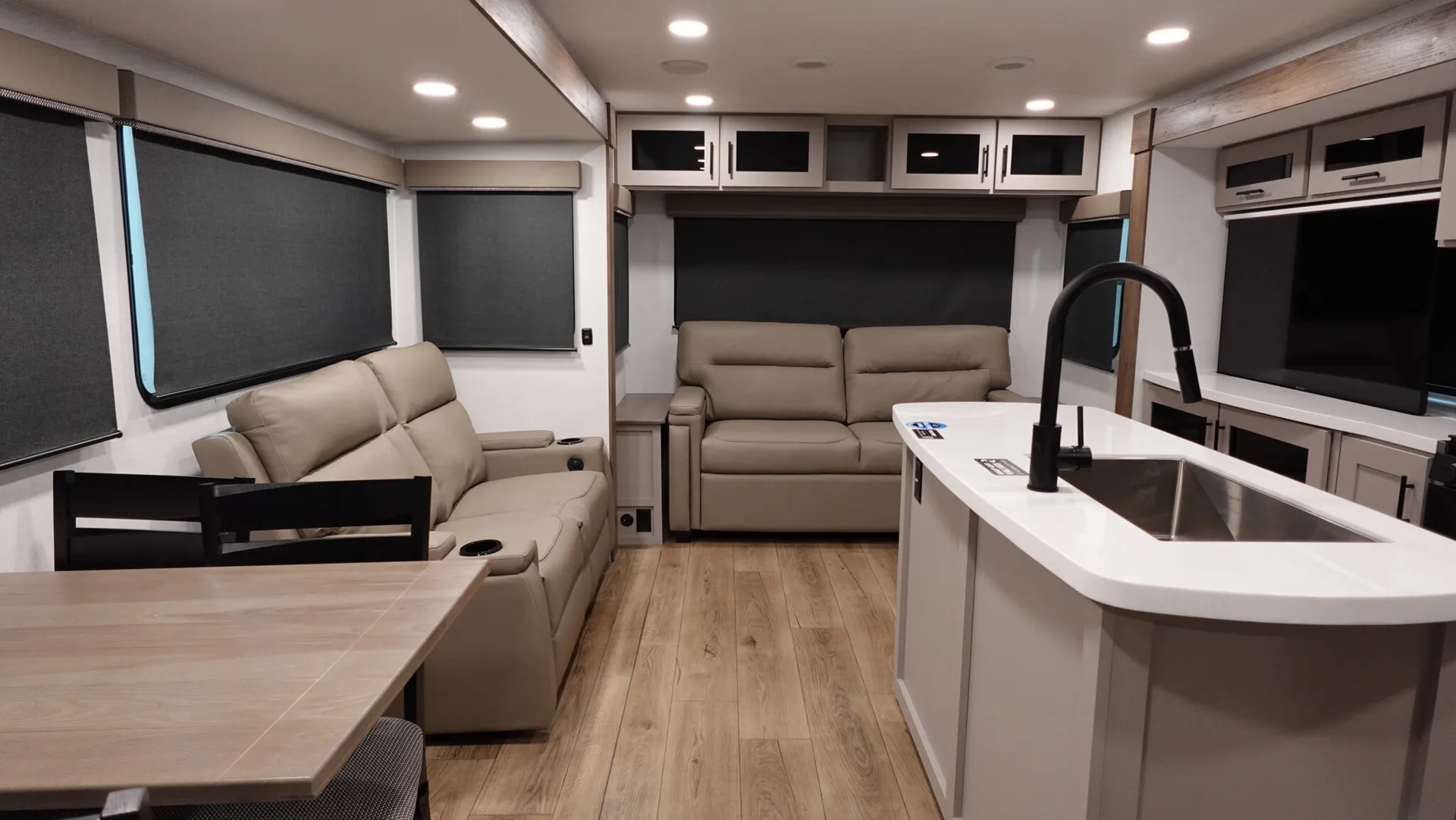 2026 Alliance RV Delta 292RL - Photo 3