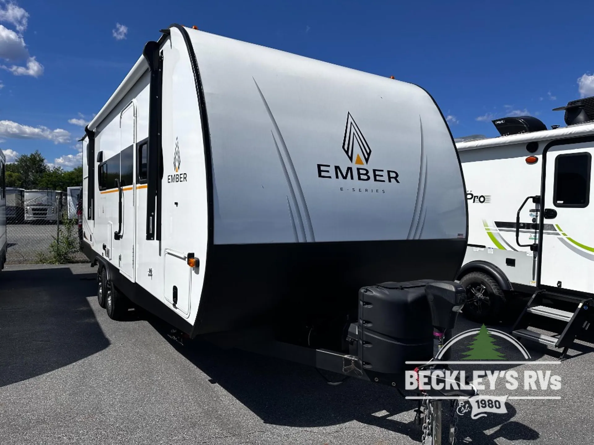 2024 Ember RV E-Series 22ETS - Photo 2