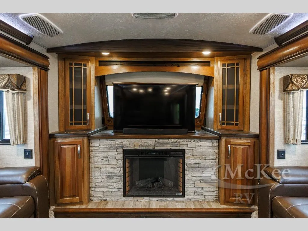 2017 Keystone RV Montana Used    3730 FL - Photo 3