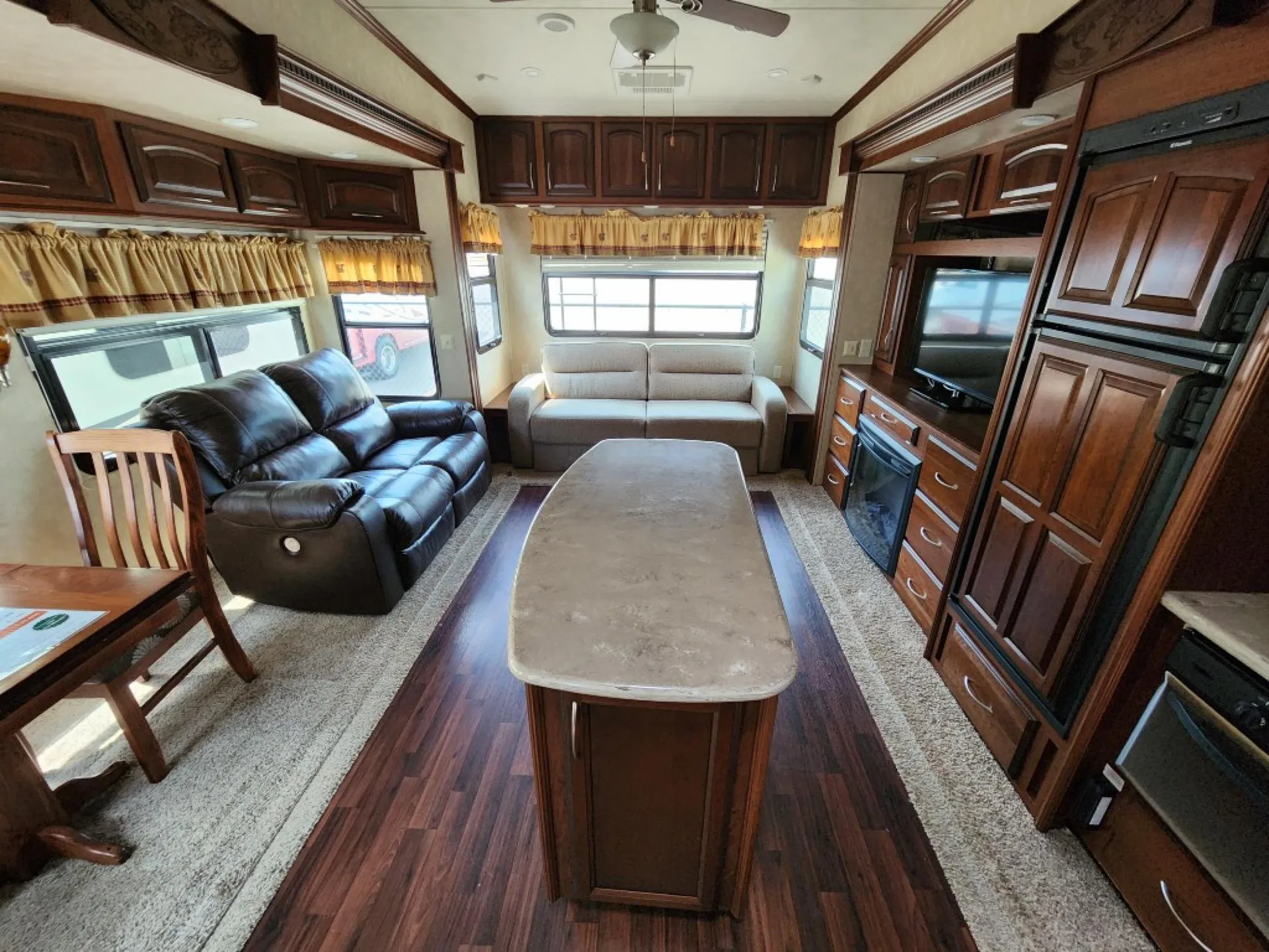 2014 Palomino Columbus 320RS - Photo 4