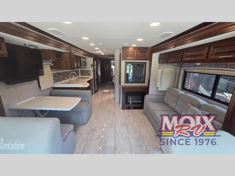2023 Forest River Berkshire 34B - Photo 4