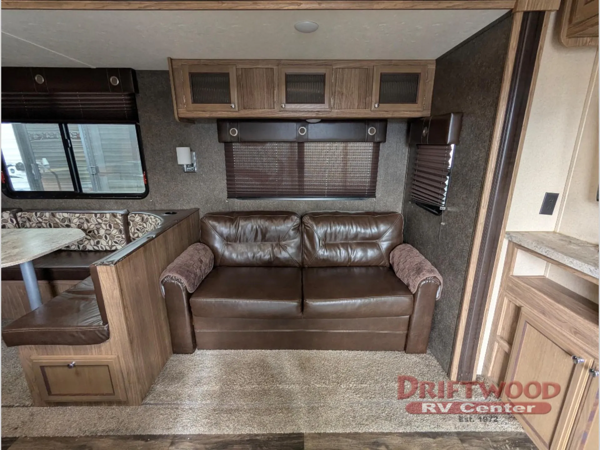 2017 Shasta Revere 38FQ - Photo 3