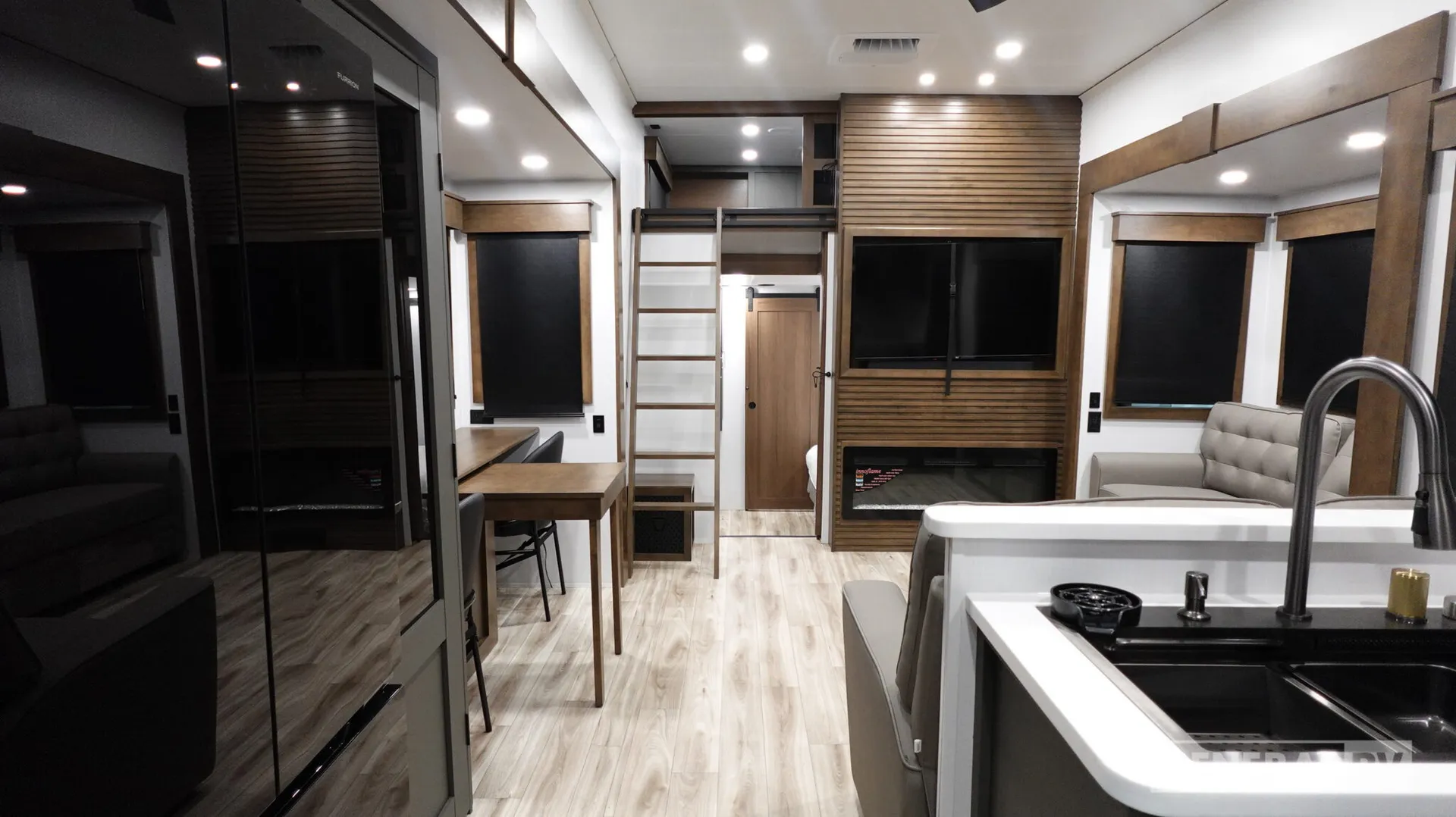 2027 Keystone Montana High Country 391TB - Photo 3