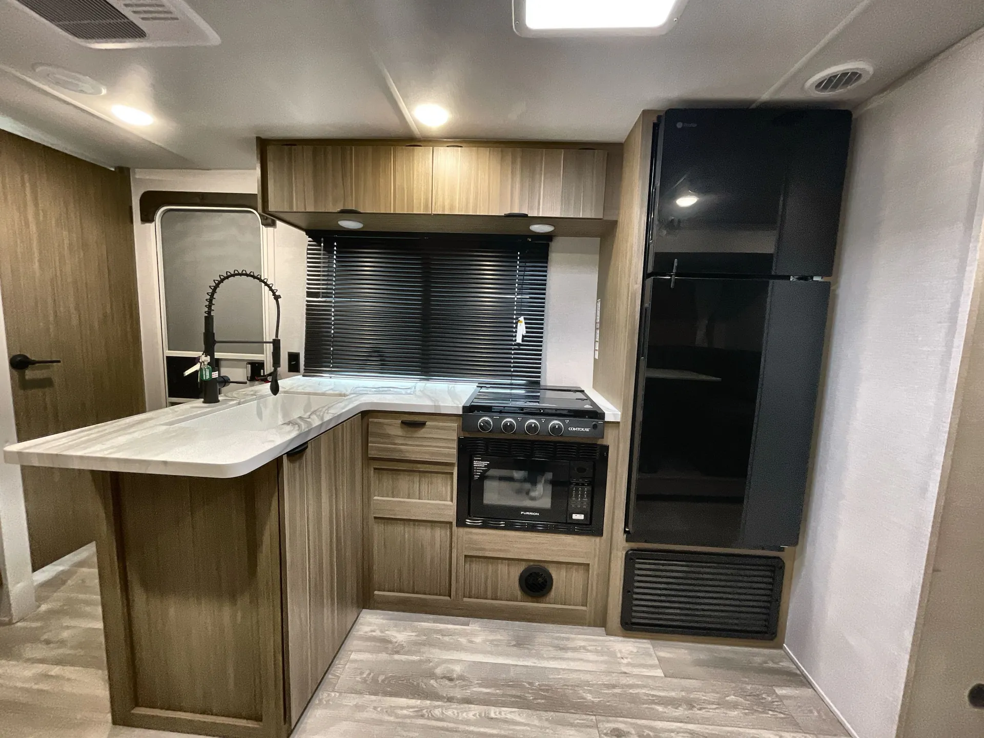 2027 Forest River Salem Cruise Lite 28VBXL — stove oven open