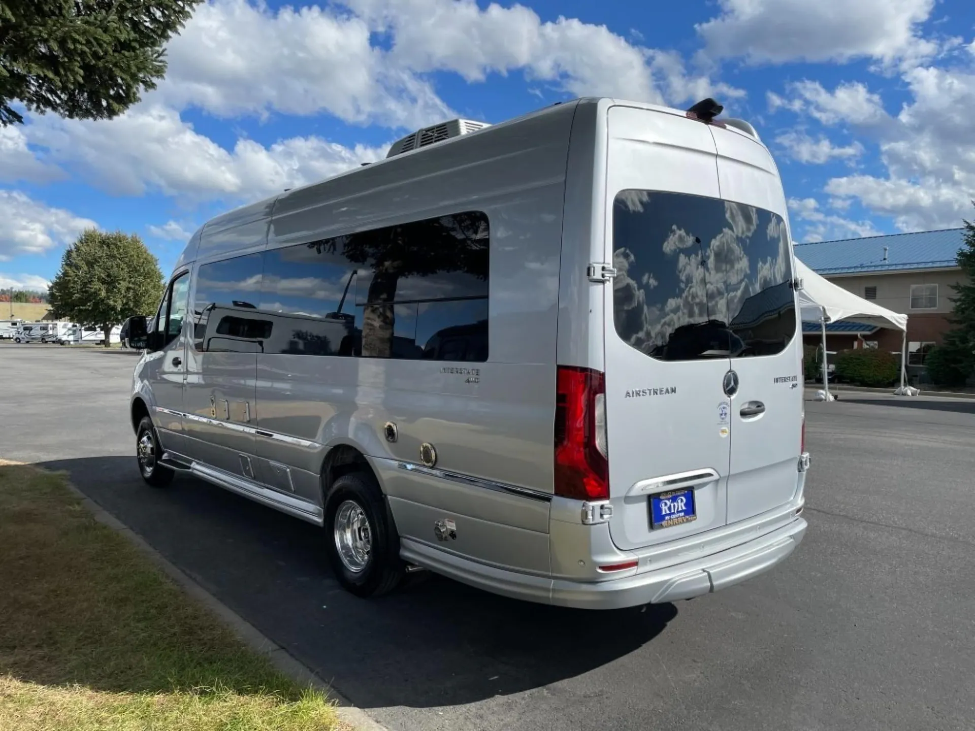 2023 Airstream Interstate 24GT 4x4 - Photo 4