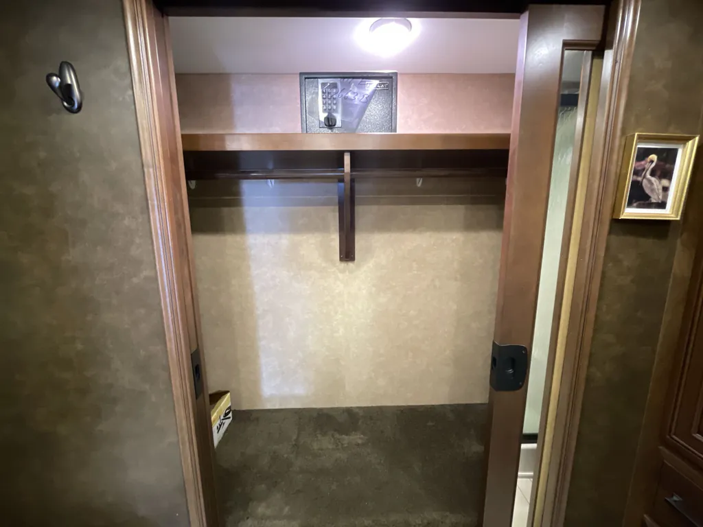 2015 Entegra Coach Aspire 42RBQ, Photos photo 43