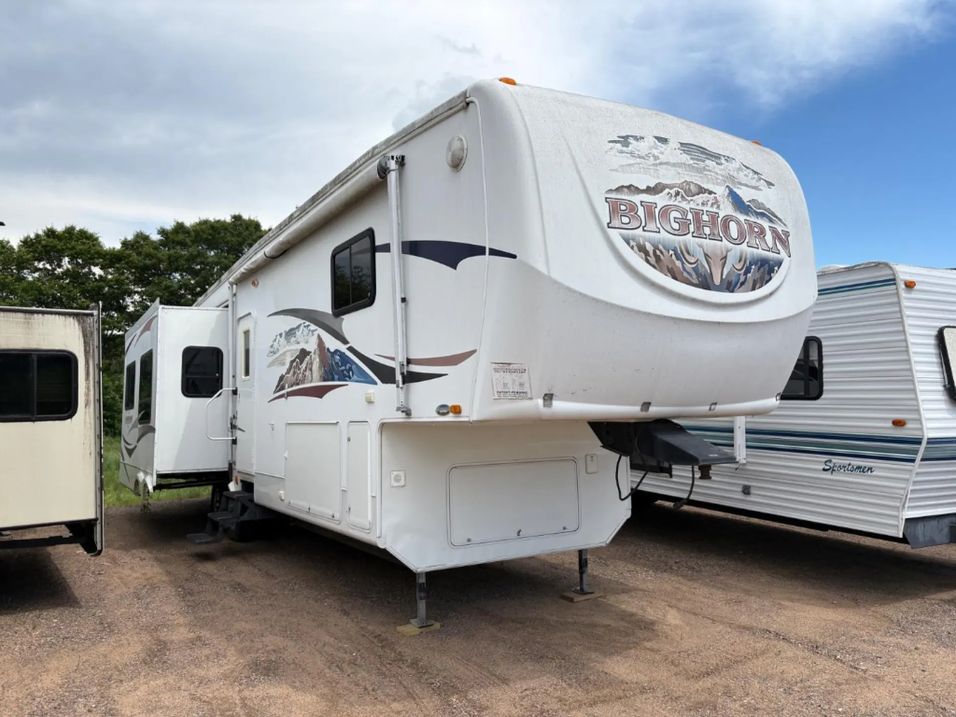 2008 Heartland Bighorn 31RL - Photo 2