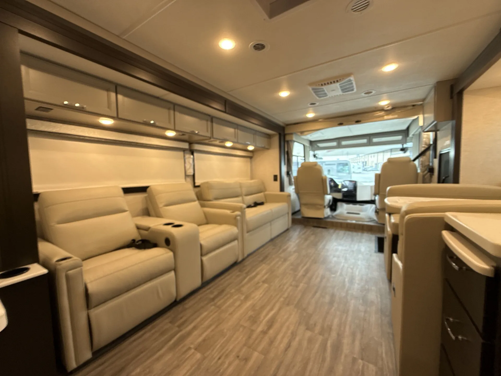 2026 Thor Motor Coach Indigo HH36 - Photo 4