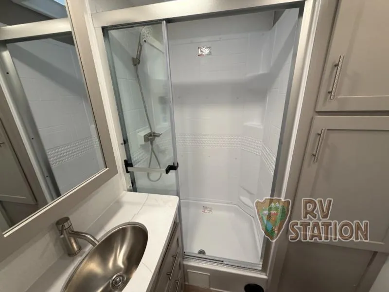 2026 Alliance RV Avenue 332RL - Photo 3