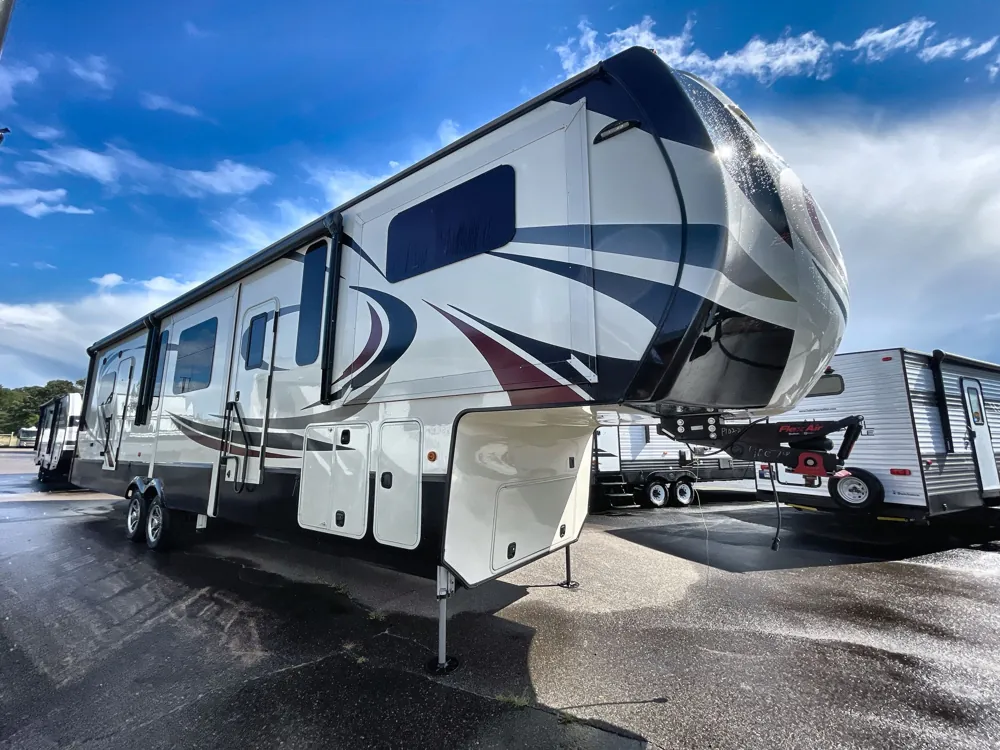 2019 crossroads Redwood 3941FL - Photo 2