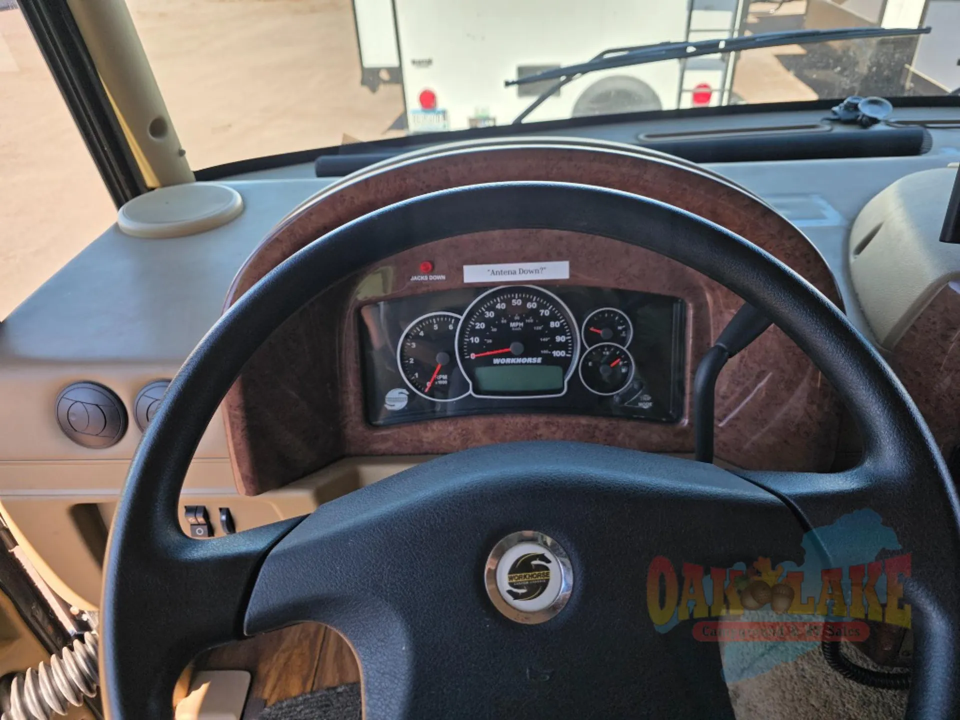 2010 Winnebago Adventurer 37F - Photo 4