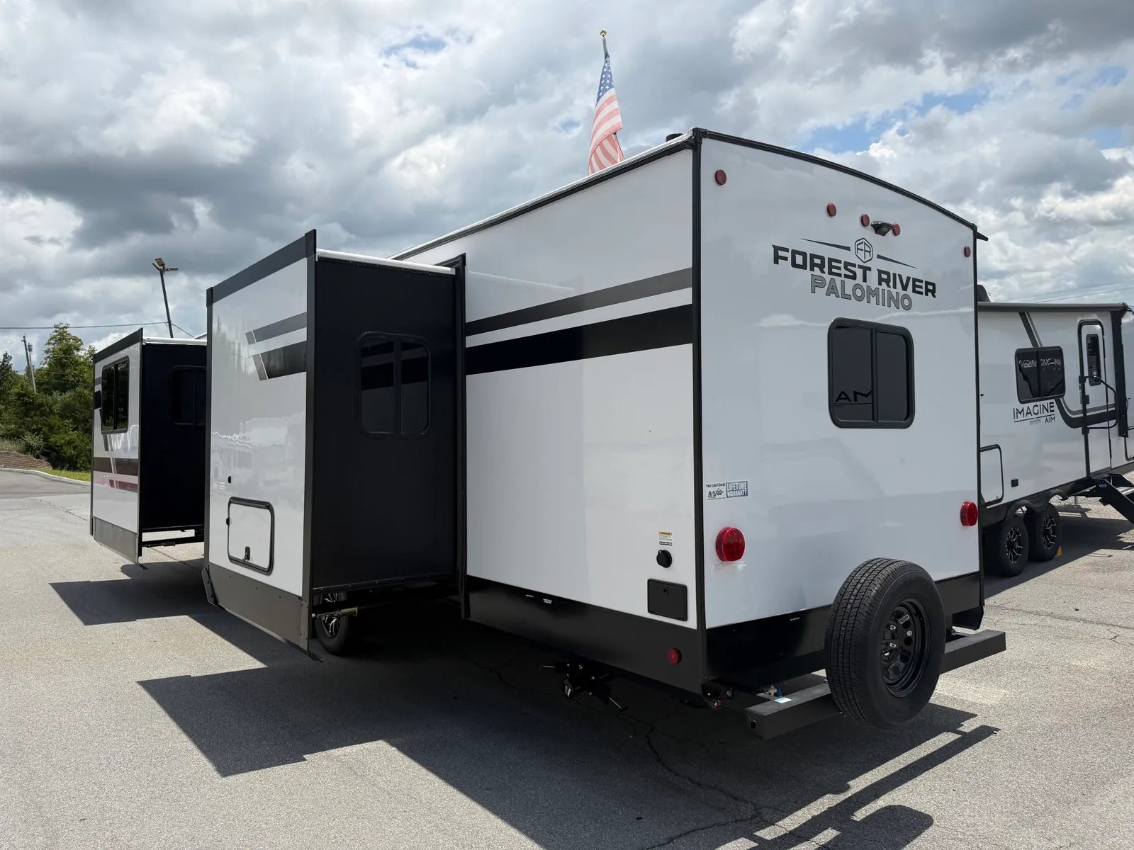 2027 Palomino Solaire 3300FLBS - Photo 4