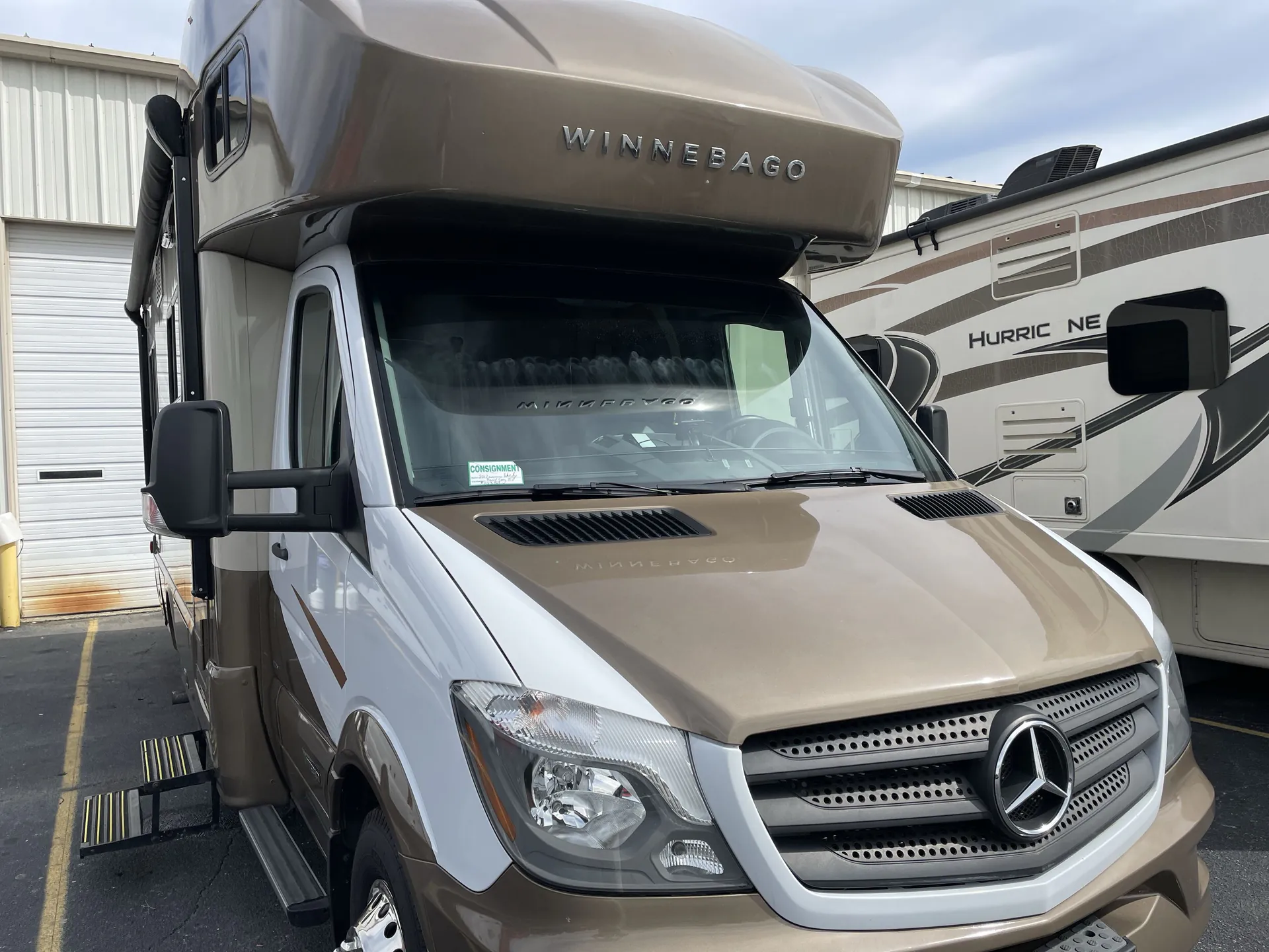 2017 Winnebago Navion 24V - Photo 2