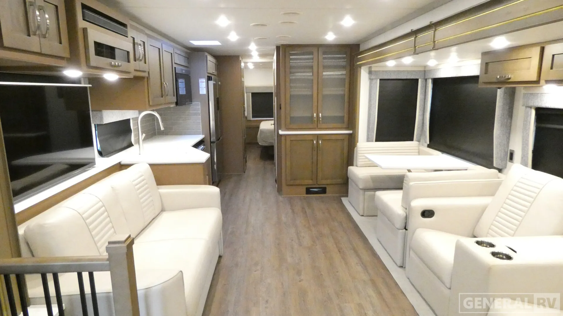 2026 Newmar Bay Star 3626 - Photo 3