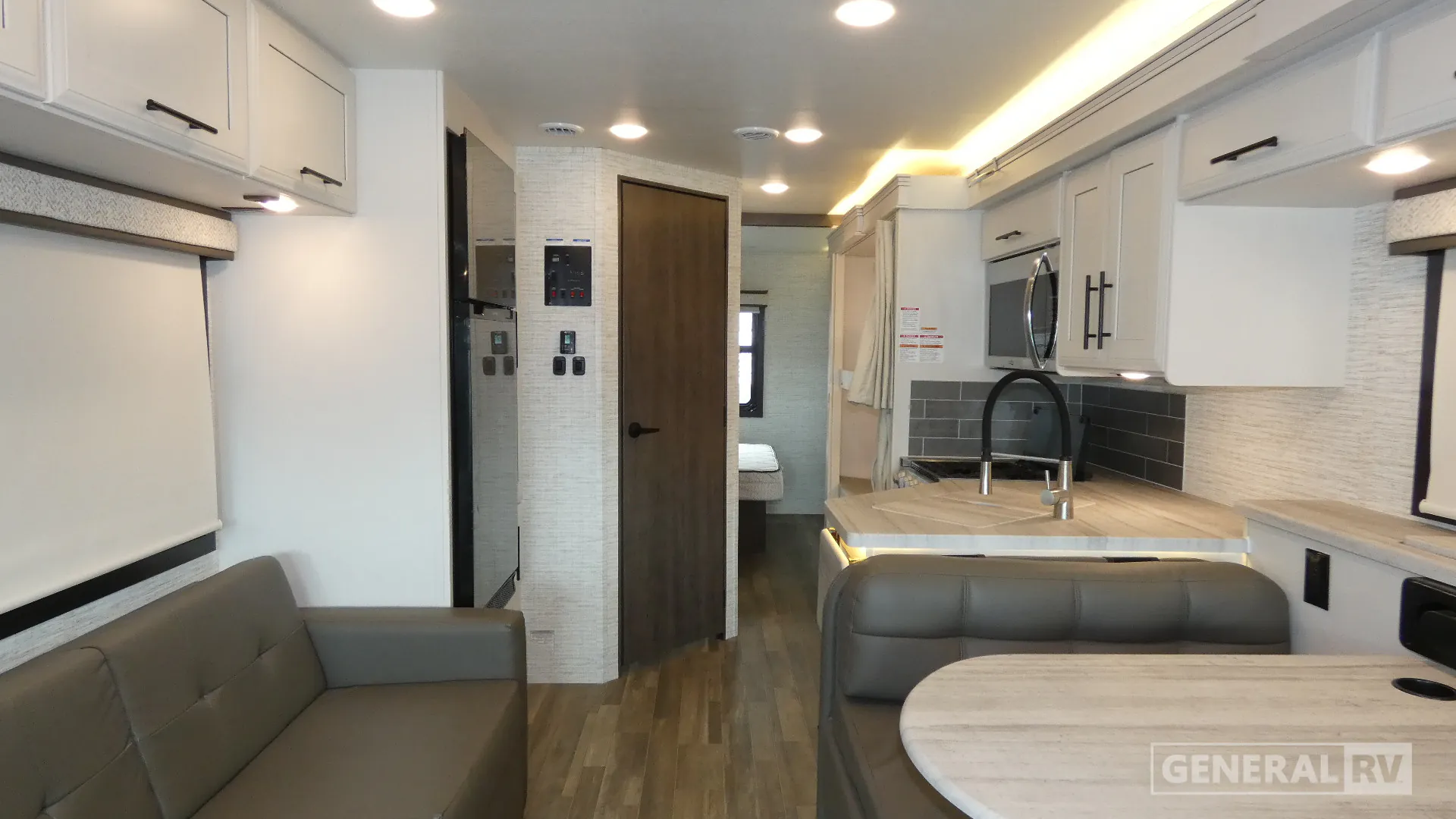 2024 Entegra Coach Vision 29F - Photo 3