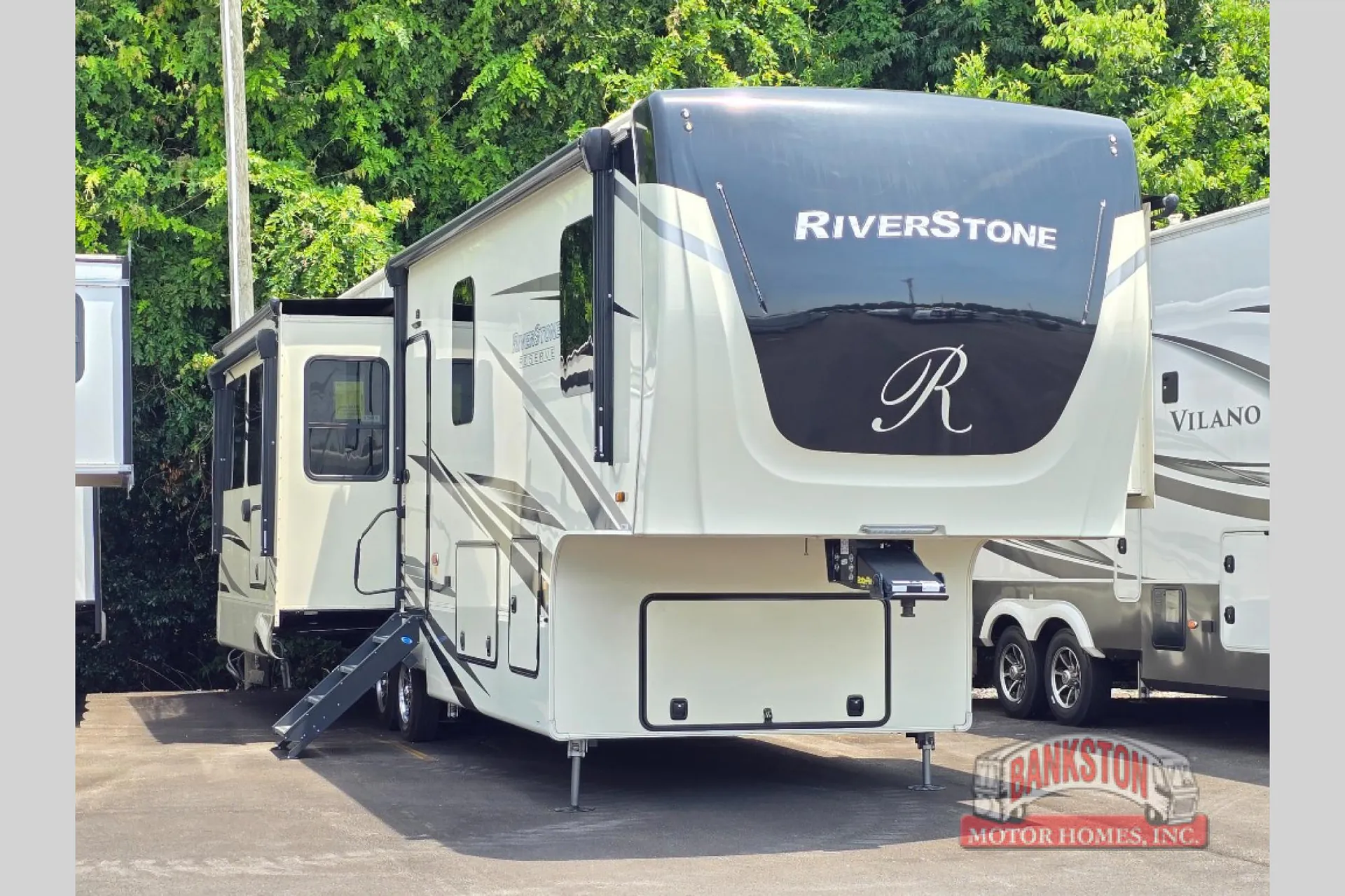 2021 Forest River RiverStone Reserve Series 3670RL - Photo 2