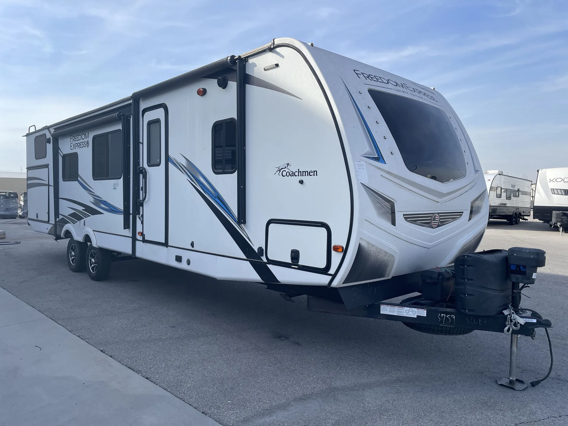 2021 Coachmen Freedom Express Liberty Edition 326BHDSLE - Photo 2