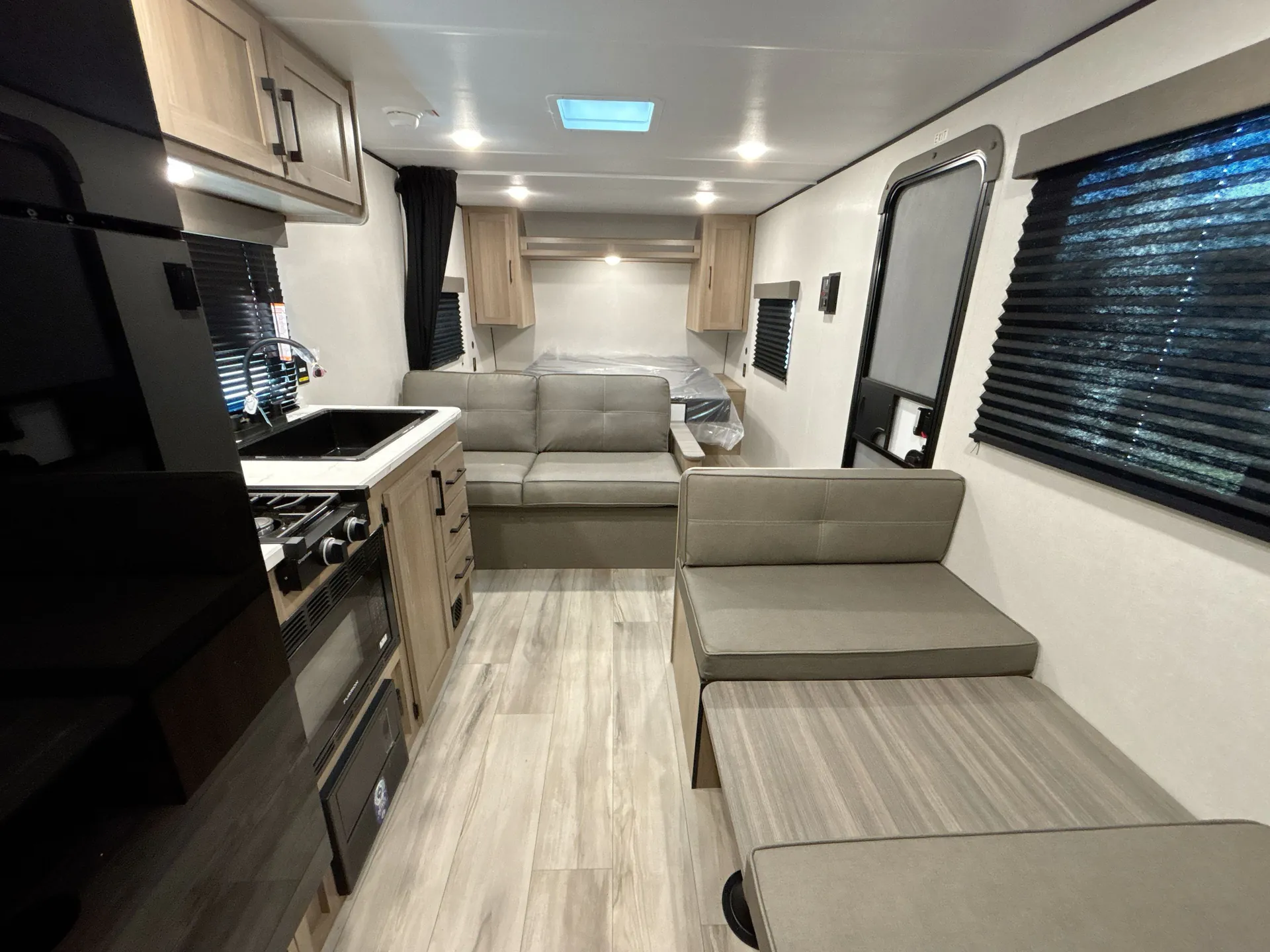 2026 Keystone Coleman 23B — living area main