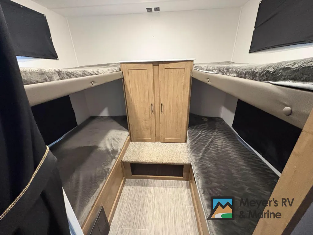 2025 Coachmen Freedom Express Select 29SE, Photos photo 25
