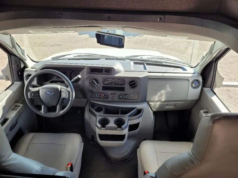 2024 Forest River Sunseeker 2950 LE - Photo 4