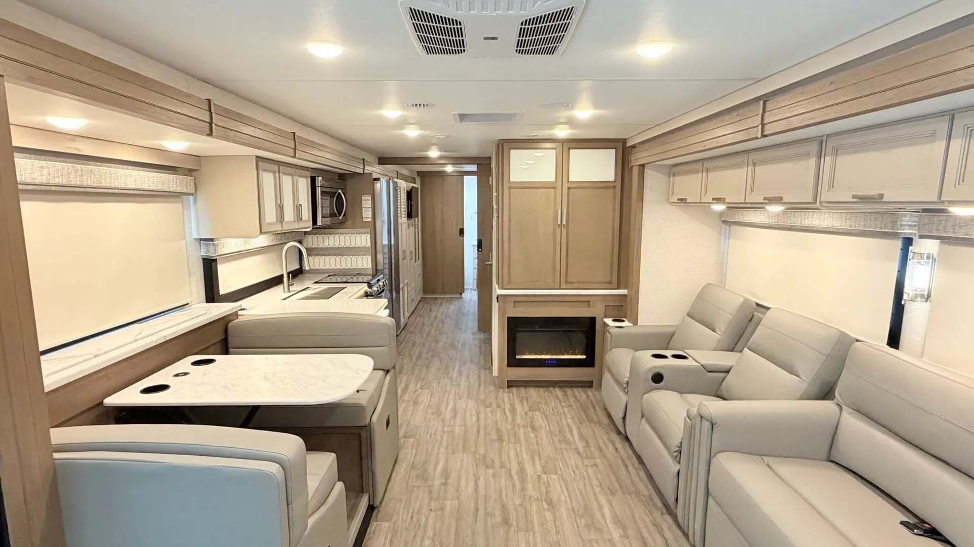 2026 Thor Motor Coach Indigo HH36 - Photo 3